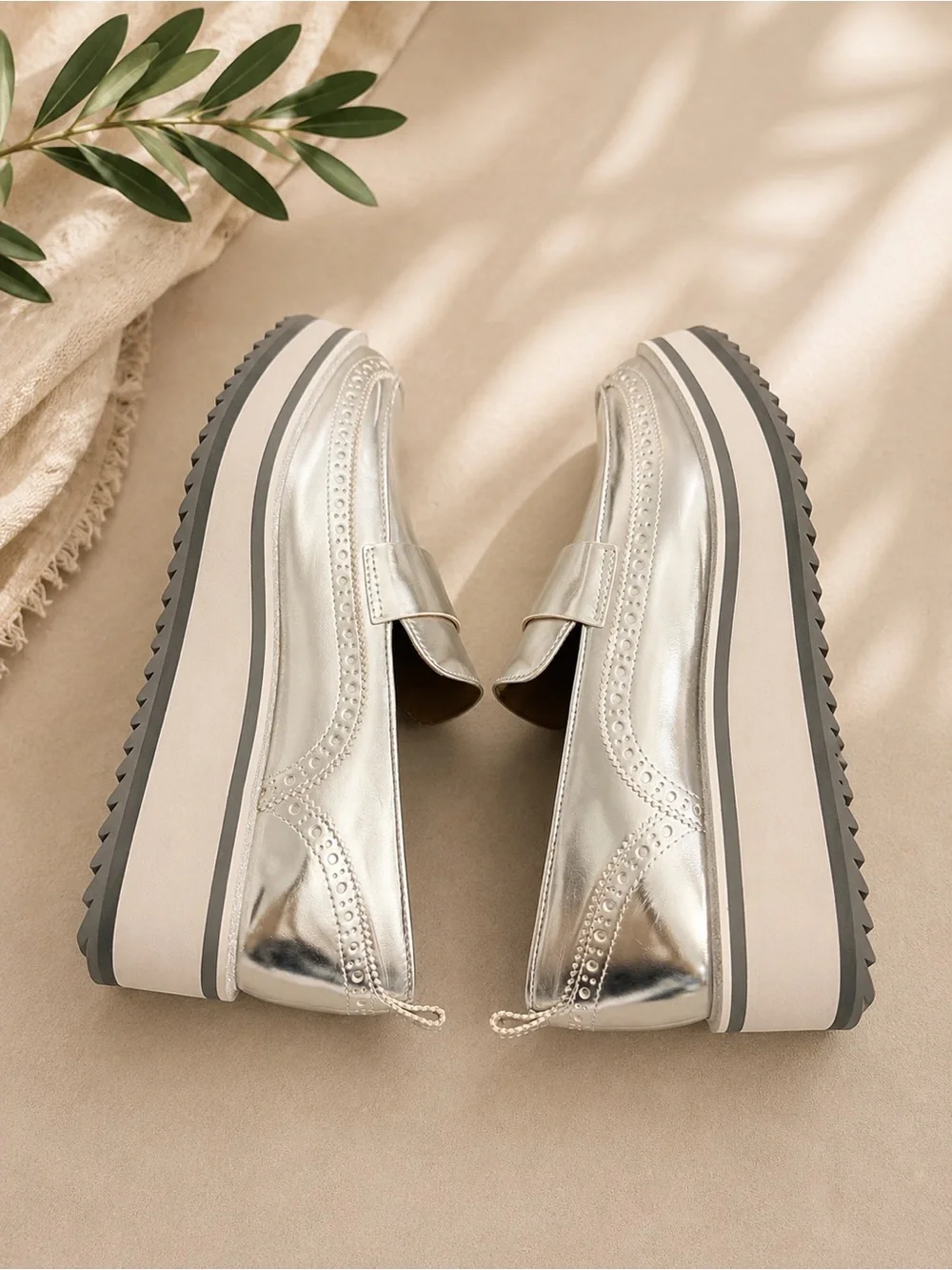 Johnston & Murphy Gracelyn Venetian Silver Metallic Platform Loafers Size 8.5